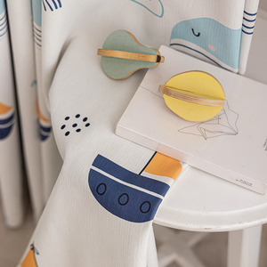 Tenda per Cameretta Bambini Stile Oceano con Piccole Balene e Barche a Vela, 100% Poliestere, Alta Ombreggiatura, Design Moderno, Personalizzabile - Product Image 3