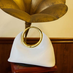 <span class=keywords><strong>Sac</strong></span> à <span class=keywords><strong>main</strong></span> rond métallique 2026 pour femme, nouvelle pochette demi-lune souple en similicuir <span class=keywords><strong>vegan</strong></span>, pochette élégante française en cuir PU avec poignée supérieure - Product Image 6