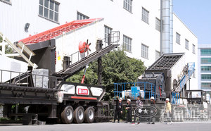 Công suất 200tph ba lớp sàng di động được sử dụng trong nhà máy nghiền và sàng đá để tách tổng hợp thành 3 loại - Product Image 6