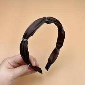 Diadema de Satén Francés con Pedrería, Accesorio para el Cabello para Mujer - Product Image 3