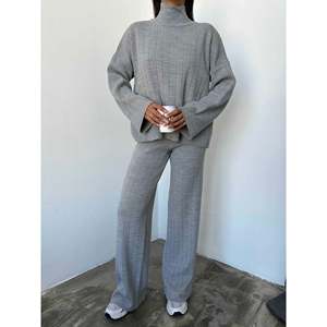 Ensemble décontracté en tricot demi-pêcheur 1006 brodé avec col à nœud et décorations à motifs - Product Image 1