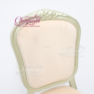 Chaises de banquet d'hôtel modernes personnalisées en gros, empilables, luxe, or <span class=keywords><strong>champagne</strong></span>, mariage, chaises royales de style Louis pour événements et fêtes - Product Image 4
