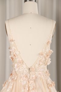 现代波西米亚蕾丝婚纱v领闪亮薄纱贴花闪光婚纱长裙意大利面条带无背v领闪亮 - Product Image 3