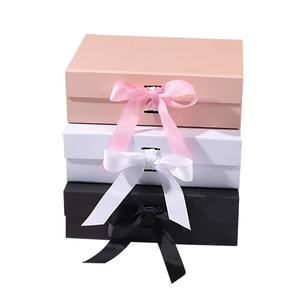 Boîte Cadeau Pliante Magnétique en Gros pour Cosmétiques – Emballage de Luxe pour Faveurs de Mariage, Parfums et Cosmétiques - Product Image 5