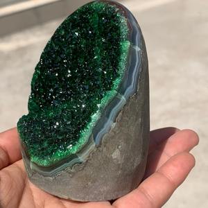 Pierres précieuses de quartz de guérison naturelles de 300 à 400 g, artisanat en cristal gravé, cadeaux de vacances, cristal de géode de quartz vert - Product Image 2