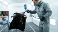 Peinture de finition automobile polyuréthane noire 2K haute performance, résistante aux intempéries, revêtement liquide brillant pour voitures