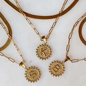 Collier à double chaîne avec initiales - Product Image 2