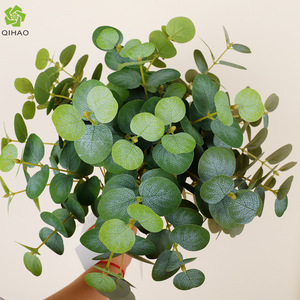 Ramo de Hojas de Eucalipto Artificiales de 30cm-100cm de Altura, Simulación Realista, Decoración de Plantas de Interior para Escritorio - Product Image 5