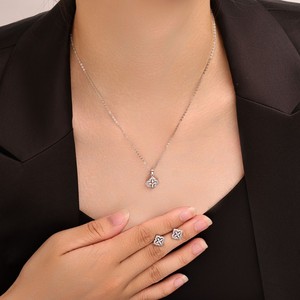Phụ Nữ Của Sang Trọng Cao cấp Hình Vuông Zircon Bông Tai Vòng Cổ Set Vàng Mạ Đồng Cho Kỷ Niệm Cross-Biên Giới Bán Buôn - Product Image 1