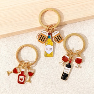 Porte-clés en métal personnalisé 2D/3D en émail dur, en forme de bouteille de bière, idéal pour cadeau promotionnel – Vente chaude - Product Image 3