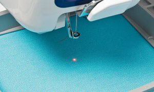 <span class=keywords><strong>Machine</strong></span> à broder et à matelasser à grande vitesse <span class=keywords><strong>Brother</strong></span> VR à une aiguille, conçue pour un usage domestique et professionnel (petites entreprises) - Product Image 3