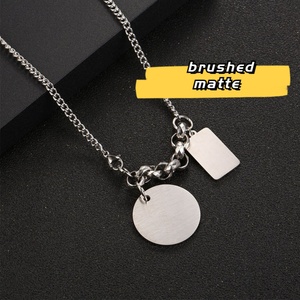 Collier en acier inoxydable en gros avec pendentif rectangulaire, finition polie, logo personnalisé, collier avec pendentif rond - Product Image 5