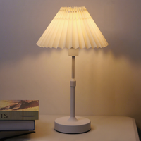 Lampe de table rechargeable à succès avec abat-jour en tissu, finition laiton doré, intensité réglable, sans fil, fonctionnant sur batterie 5200 mAh pour la maison et la chambre