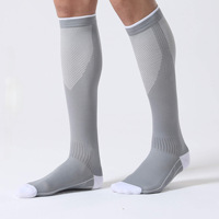 Chaussettes de compression de course à pied personnalisées, hauteur genou, 15-20 mmHg, chaussettes de sport de compression pour hommes et femmes