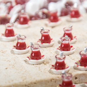 Mini Tazza da Tè Turca 1/12 per Casa delle Bambole, Decorazione per Auto, Tazza da Tè Turca in Miniatura Rossa Simulata con Cannuccia - Product Image 2