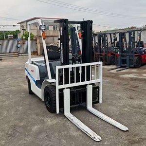 TCM 2.5 Ton Used Diesel Forklift with Hydraulic Side Shifter Solid Tires Low <b>Hours</b> - Product Image 2