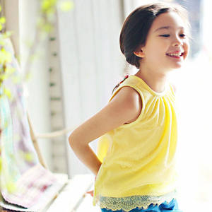 Ropa Infantil Hecha en India, Blusas con Bordado Smocked para Niñas - Product Image 1