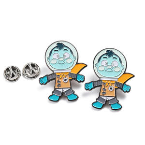 En gros Épinglette Personnalisé <span class=keywords><strong>2d</strong></span> 3D Argent Doux Émail Badges En Métal En Alliage De Zinc Mignon Dessin Animé Anime Épingles En Émail avec Carte D'emballage - Product Image 3