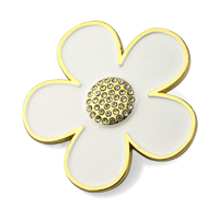 Épingles à revers sportives sans MOQ, badges en émail personnalisés pour équipes de football et de baseball, échantillons rapides et prix en gros