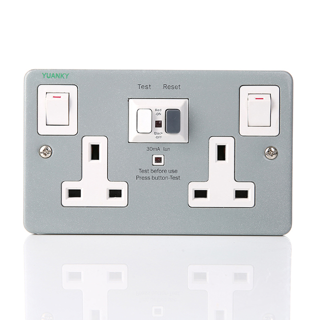 Factory Wholesale Rcd Socket Adapter Circuit Breaker Two Socket Socket Power Adaptor