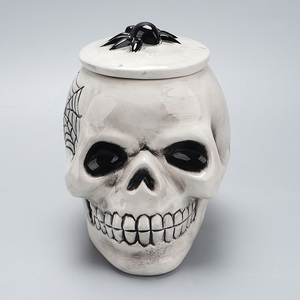 Soporte de Pastel de Cerámica con Calavera Gótica - Pedestal de Cabeza de Esqueleto 3D con Detalle de Araña, Decoración Artística para Postres de Halloween - Product Image 2