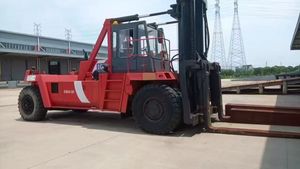 รถยกตู้คอนเทนเนอร์ Kalmar Sidelift 10 ตัน พร้อมอุปกรณ์จัดการตู้คอนเทนเนอร์เปล่า ระบบไฮดรอลิก ขับเคลื่อน 4 ล้อ ยางตัน สำหรับใช้งานนอกพื้นที่ - Product Image 4