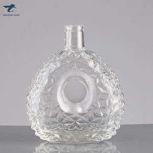 750Ml <span class=keywords><strong>Moins</strong></span> <span class=keywords><strong>Cher</strong></span> Personnalisé Délicat Embosser Brandy Xo Bouteille En Verre Avec Logo Personnalisé - Product Image 1