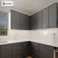Meuble de cuisine laqué Shaker en U avec portes fines à cadre fin couleur anthracite, boutons ronds et boîtes de rangement en contreplaqué