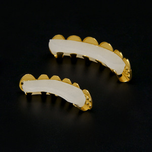 Duyizhao Hip Hop Diamant Croc Dents Grillz Hommes Glacé Véritable Plaqué Or hip-hop Grill Rappeur Bijoux de Mode All Hallow's Day - Product Image 6