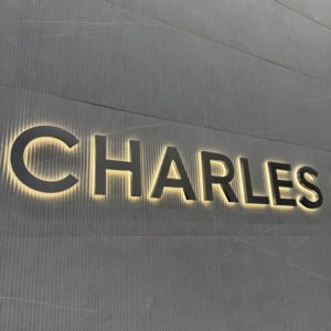 Daco dấu hiệu Nhà máy cung cấp tùy chỉnh Backlit dấu hiệu điện tử dẫn Dải nhanh chóng 1 moq cho Nhượng Quyền Thương mại Cửa hàng xe công ty công ty sử dụng - Product Image 2