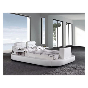 Cama blanca de lujo con TV y reproductor de iPhone - Product Image 1