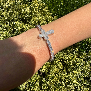 Pulsera de tenis con cruz lateral estilo Iced Out para hombre, pulsera con colgante en forma de T con diamantes estilo Hip Hop, cadena religiosa brillante, regalo de joyería para rapero - Product Image 1