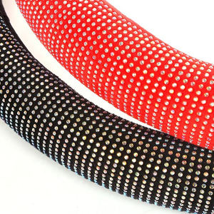Nueva Funda de <span class=keywords><strong>Volante</strong></span> de Coche para Mujer, de 15 Pulgadas, Completamente Cubierta, Brillante, con Diamantes de Imitación y Piedras Negras y Rojas - Product Image 3