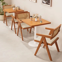 Nouvelle conception, vente chaude : Ensemble table et chaises en cuir PU et bois pour cantine, restaurant, café, salon de thé, hôtel