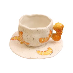 Ensemble tasse et soucoupe à café en céramique écologique, forme irrégulière, peint à la main, avec logo personnalisable, pour le thé de l'après-midi - Product Image 1