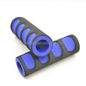 Poignées personnalisées en EPDM/NBR colorées avec service de découpe pour <span class=keywords><strong>moto</strong></span> et vélo avec logo gravé au laser ou imprimé - Product Image 5