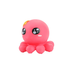 WOWEI Juguete de patito amarillo suave y chirriante de vinilo y plástico <span class=keywords><strong>para</strong></span> piscina y baño, pequeño regalo colorido <span class=keywords><strong>para</strong></span> té con leche - Product Image 4