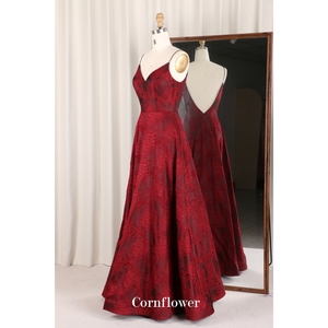 Robe de mariée de soirée moderne Aline col V sans manches à bretelles spaghetti imprimée Nouvelle mariée vin rouge Banquet tempérament fait Satin - Product Image 2