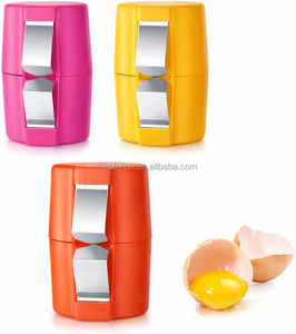Ouvre-œuf manuel en plastique, gadget de cuisine pour casser et séparer les œufs facilement - Product Image 1