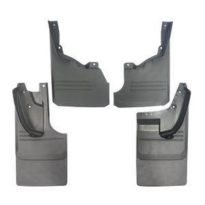 Guardabarros de Plástico PP Negro BENKE para Land Cruiser FJ70 5D (2005-2014) - Product Image 1