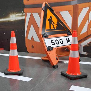 Cône de signalisation routière en PVC réfléchissant, pliable et robuste, de 45 cm, 75 cm, 28 pouces, 18 pouces, 30 pouces, vente en gros d'usine - Product Image 4