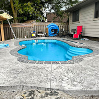 Forme et taille personnalisées Grande piscine extérieure en fibre de verre pour enfants avec garantie de 30 ans