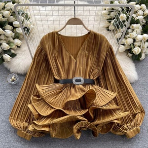 Chemisier plissé en satin à manches longues pour <span class=keywords><strong>femme</strong></span>, coupe ample, col en V, avec volants et manches lanternes - Product Image 1