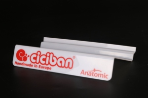 Scarpe da parete con logo personalizzato <span class=keywords><strong>a</strong></span> doghe con display <span class=keywords><strong>a</strong></span> scaffale con stampa dello schermo del negozio <span class=keywords><strong>scarpiera</strong></span> appesa in plastica <span class=keywords><strong>a</strong></span> doghe con labbro anteriore - Product Image 5