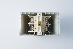 Boîtier de connexion bipolaire/quadrupolaire JUNW pour la protection contre les surtensions et la mesure - Product Image 3