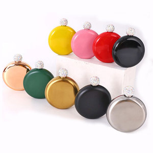 Frasco redondeado con tapa de cristal de licor de diamante, Petaca portátil con purpurina ostentosa de acero inoxidable 304, Petaca redonda de 5oz para mujer - Product Image 1