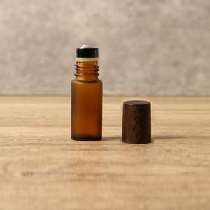 Envases de Perfume al por Mayor LK: Botellas de Vidrio Ámbar Esmerilado Rectangulares de 10 ml con Tapón de Madera/Plástico para Perfume, Crema para Ojos, Líquidos y Esenciales - Product Image 2