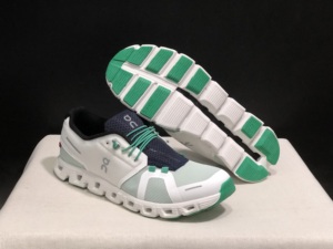 <span class=keywords><strong>Scarpe</strong></span> da Viaggio On Cloud 5 Coast per Donne, Sneakers Ultra-Leggere e Pieghevoli per Aeroporto e Vacanze - Product Image 4