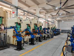 Современное дизайнерское кресло с подъемным механизмом - Product Image 3