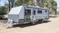 Caravane familiale de luxe tout-terrain, maison mobile, fabrication sur mesure, triple couchette, caravane de voyage en aluminium pour le camping en plein air